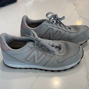 New Balance Women's Light Gray and Pink Sneakers